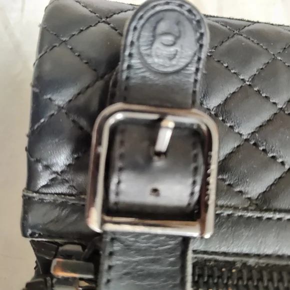 Vintage CHANEL black leathermotorcycle boots - Picture 6 of 9